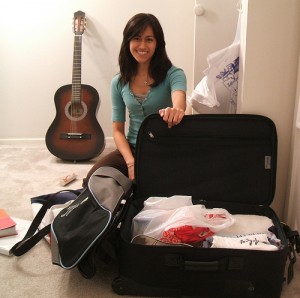 pack nieve44 la luz pack nieve44 la luz 300x298 5 Packing & Traveling Tips for Students